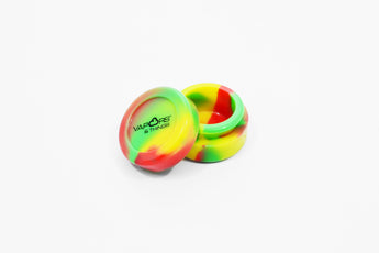 vaporsandthings.com:Vapors & Things 1.5in Rasta Round Silicone Container