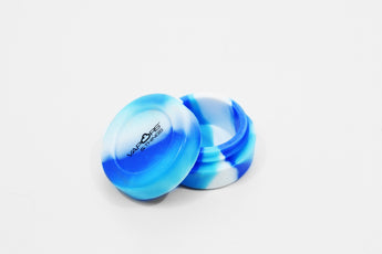 vaporsandthings.com:Vapors & Things 1.5in Blue Tie-Dye Round Silicone Container