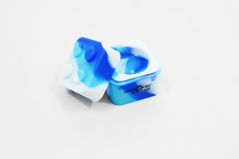vaporsandthings.com:Vapors & Things 1.25in Blue Tie-Dye Cube Silicone Container